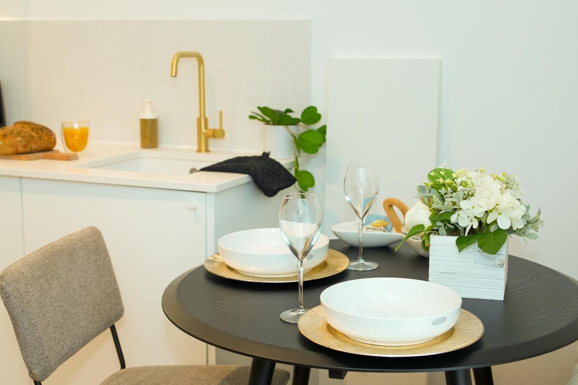 Sunrise 1 Bedroom Apartment In Central WTA-toernooi van Eastbourne Buitenkant foto